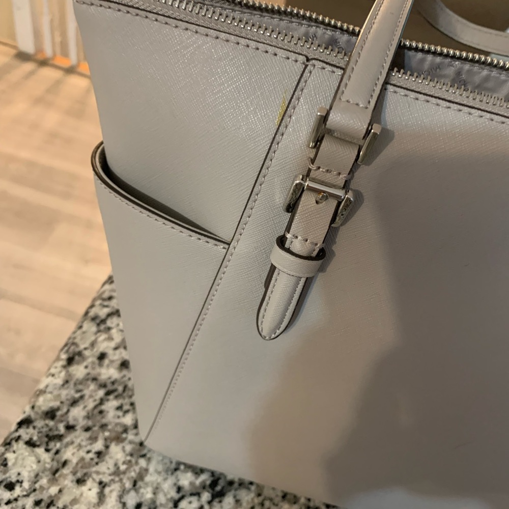Authentic Michael Kors Bag. - image 6